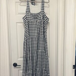 Torrid Black and White Tiered Maxi Sundress size 2 never worn Cute